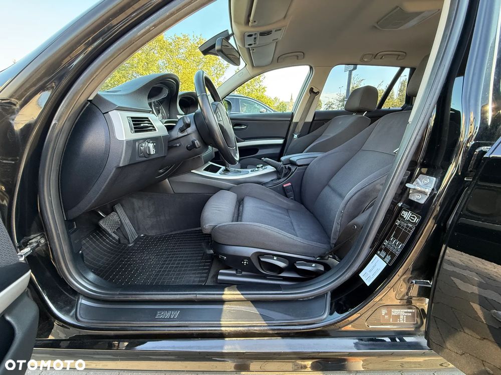 BMW Seria 3 320d DPF - 12