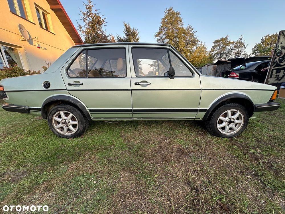 Volkswagen Jetta - 7