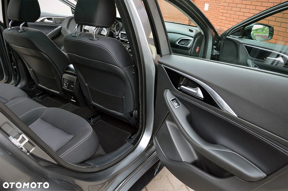 Infiniti Q30 2.2d DCT AWD City Black Edition - 17