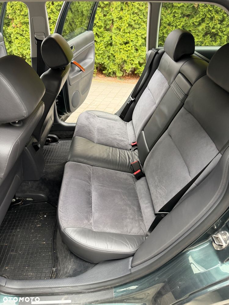 Volkswagen Passat 1.9 TDI 4Motion Highline - 9