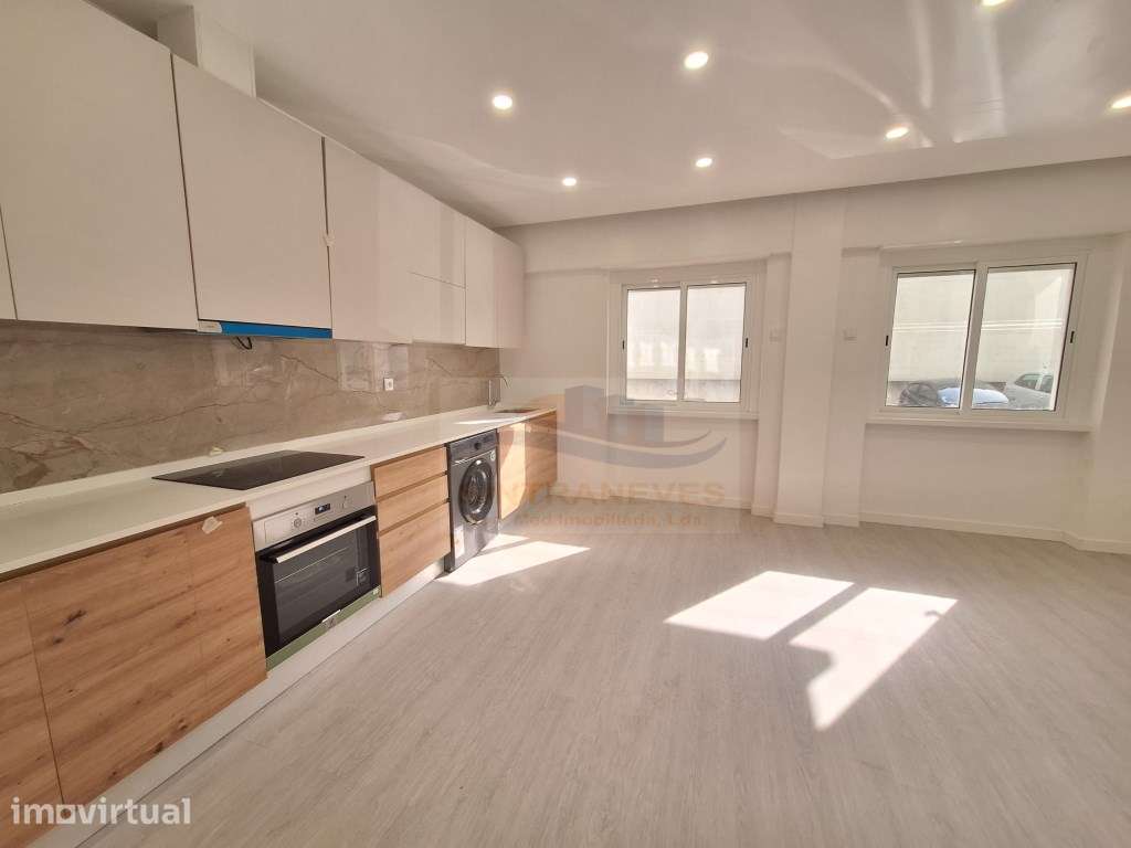 T2 com suíte, totalmente remodelado, Damaia de Cima - Grande imagem: 2/23