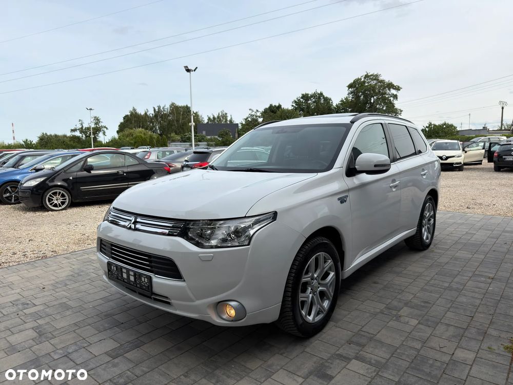 Mitsubishi Outlander Instyle NAVI + - 16