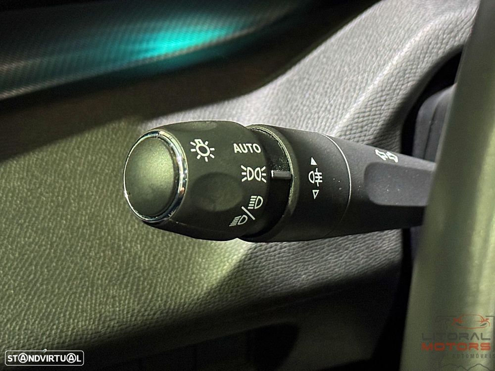 Peugeot 308 1.6 Hybrid GT e-EAT8 - 24