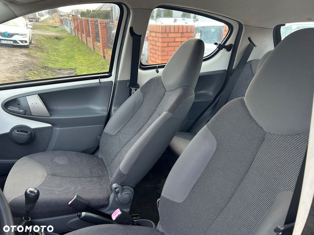 Peugeot 107 1.4 HDI Trendy - 11