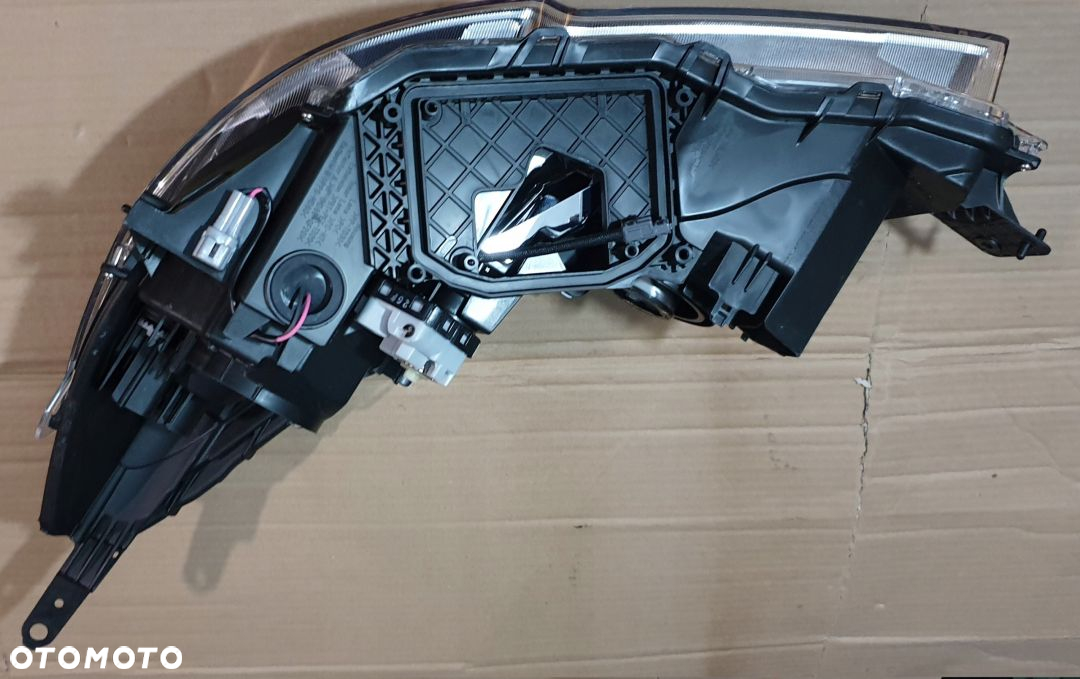 LAMPA PRAWA SUBARU LEGACY OUTBACK LIFT XENON - 2