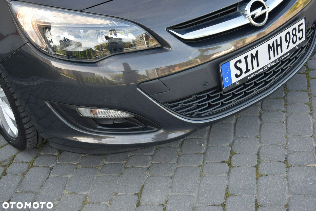 Opel Astra 1.4 Turbo 150 Jahre - 18