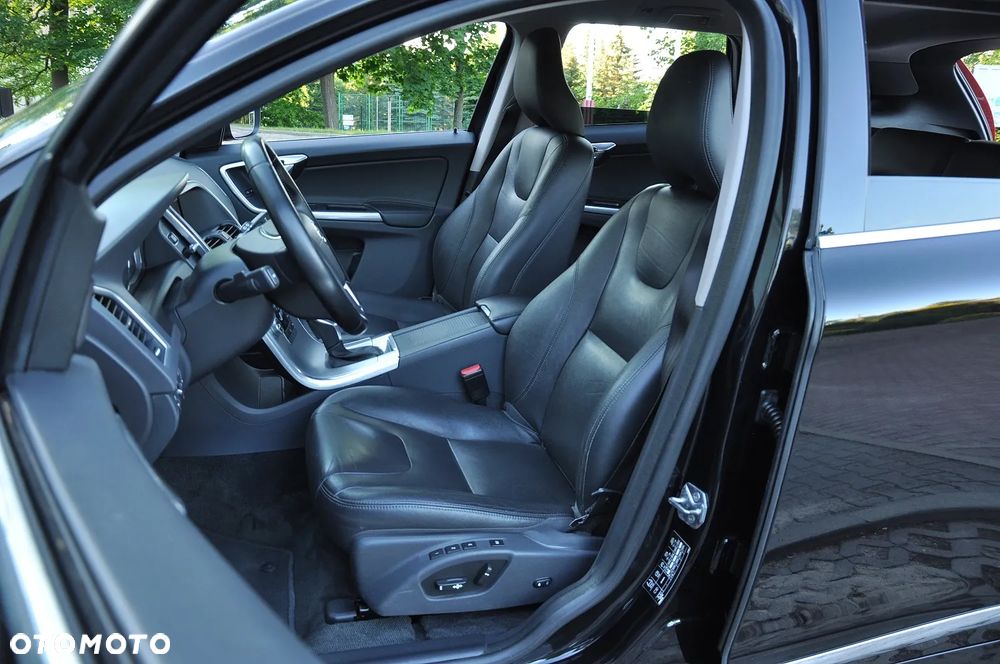 Volvo XC 60 D4 Geartronic Summum - 18