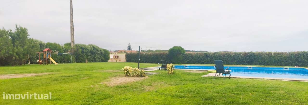 Moradia T4 Inserida em Condomínio Fechado com Jardim e Piscina - Grande imagem: 4/5