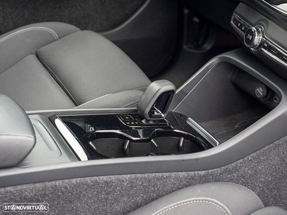 Volvo XC 40 Recharge Twin Plus - 16