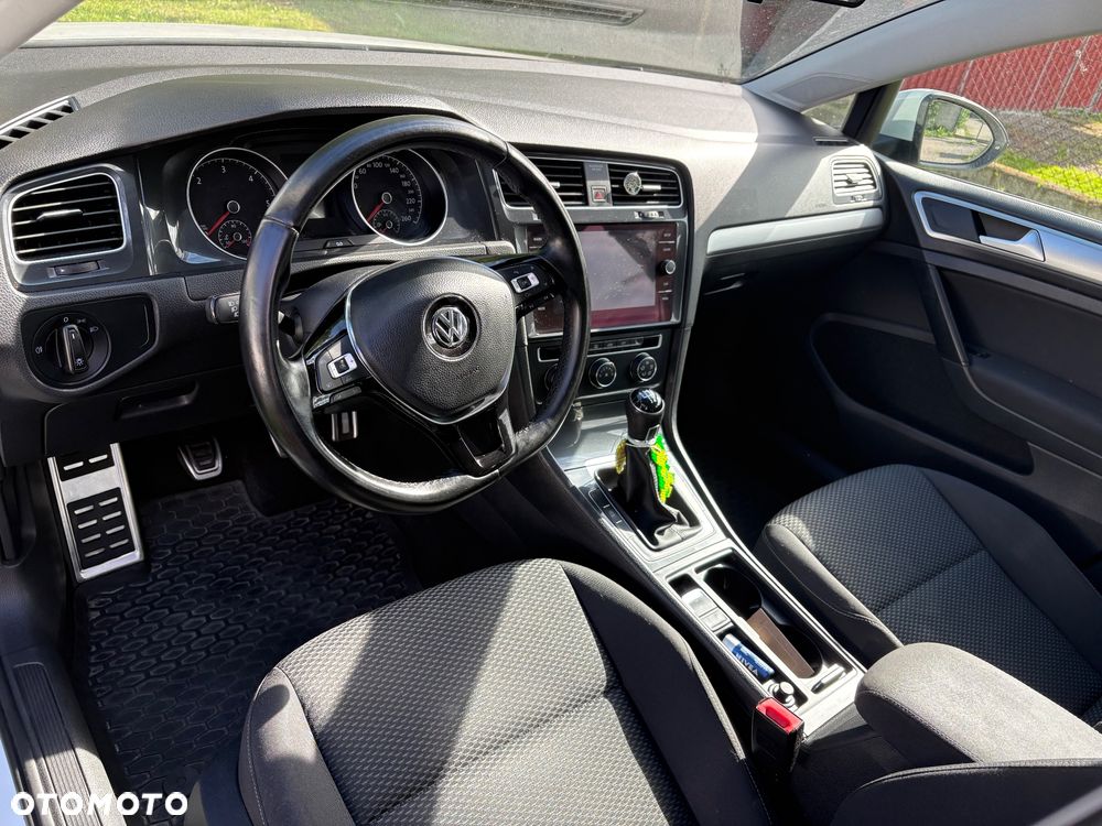 Volkswagen Golf 1.6 TDI BMT Comfortline - 21