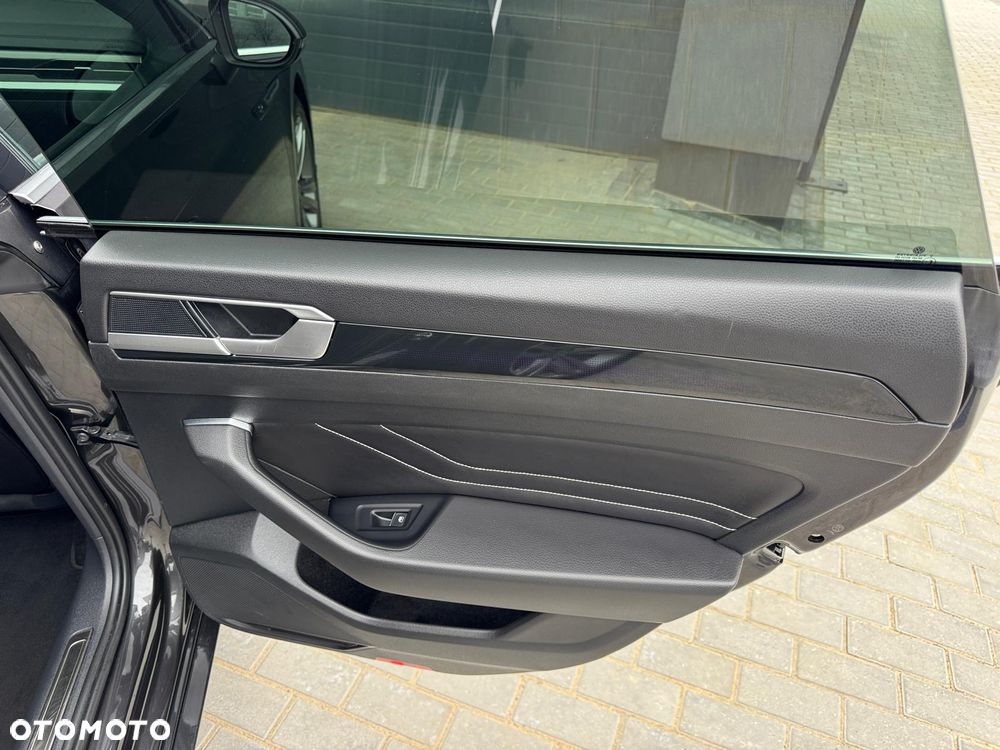 Volkswagen Arteon 2.0 TDI R-Line DSG - 36