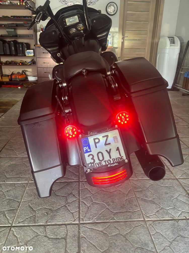 Harley-Davidson Touring Road Glide - 8