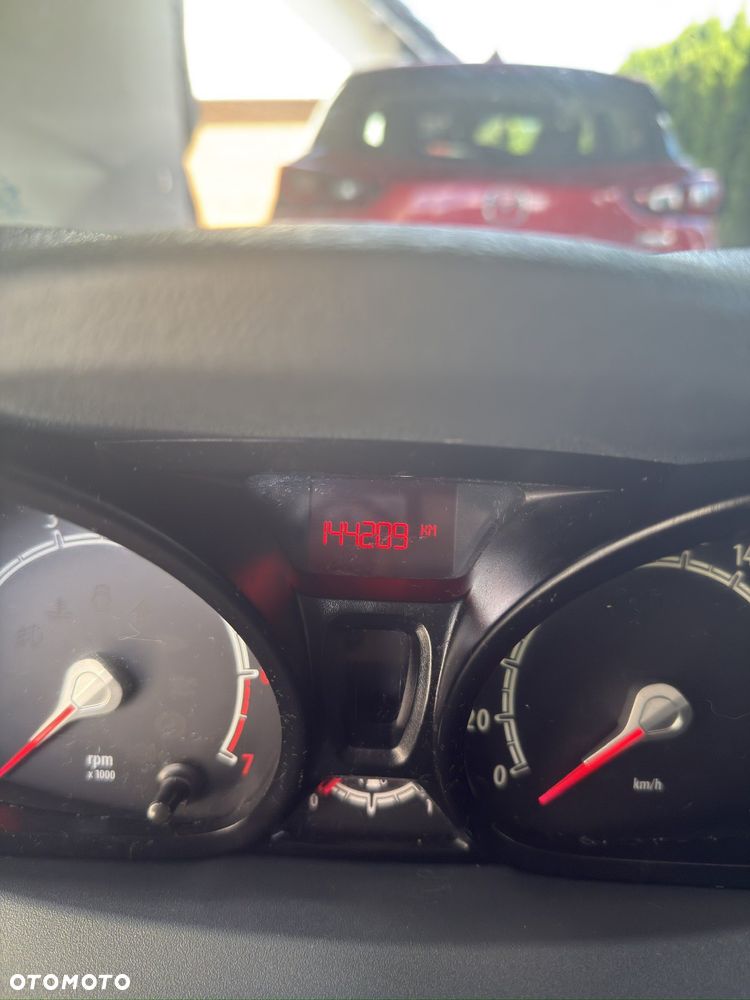 Ford Fiesta 1.25 Ghia - 23