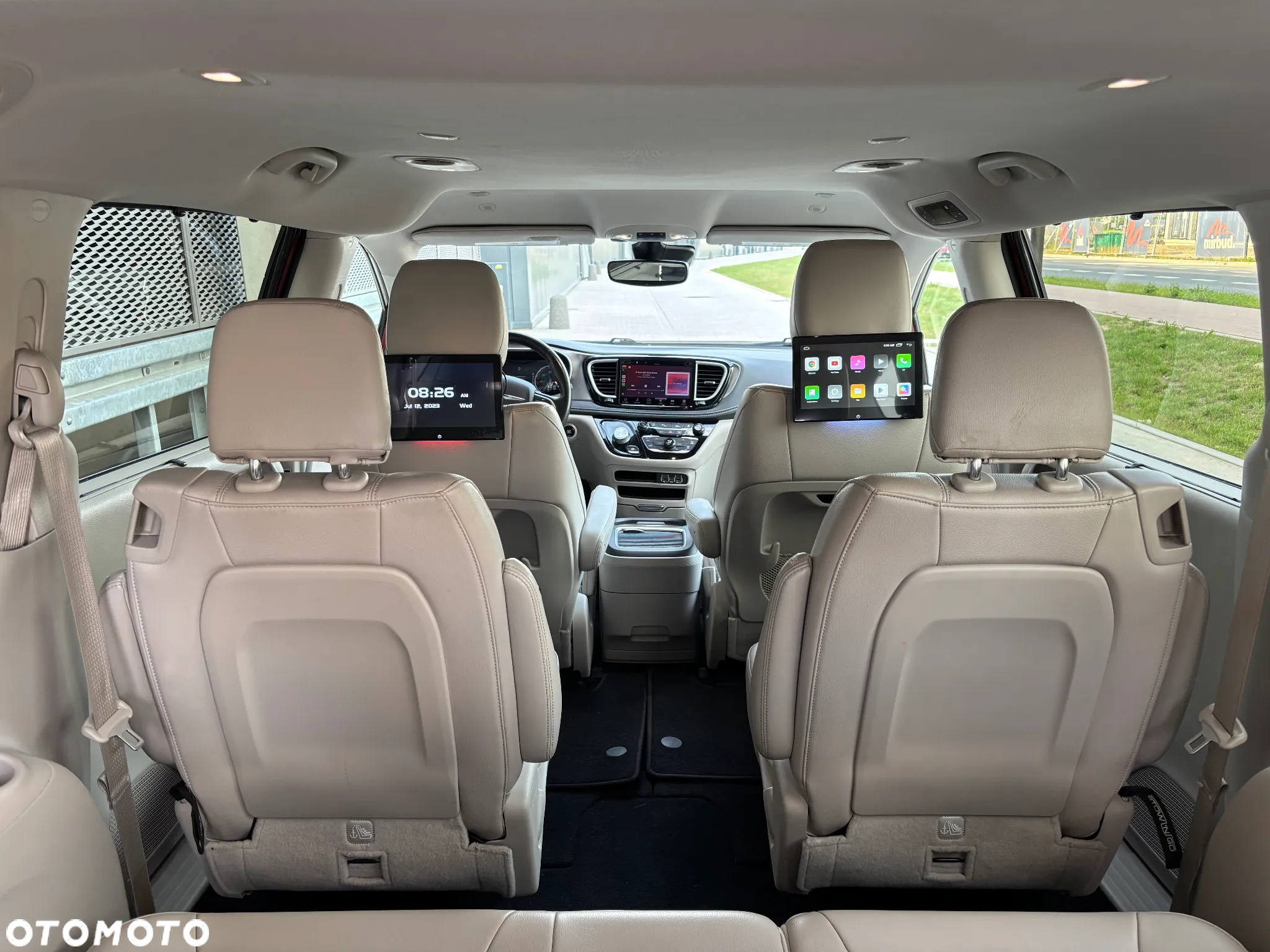 Chrysler Pacifica - 17