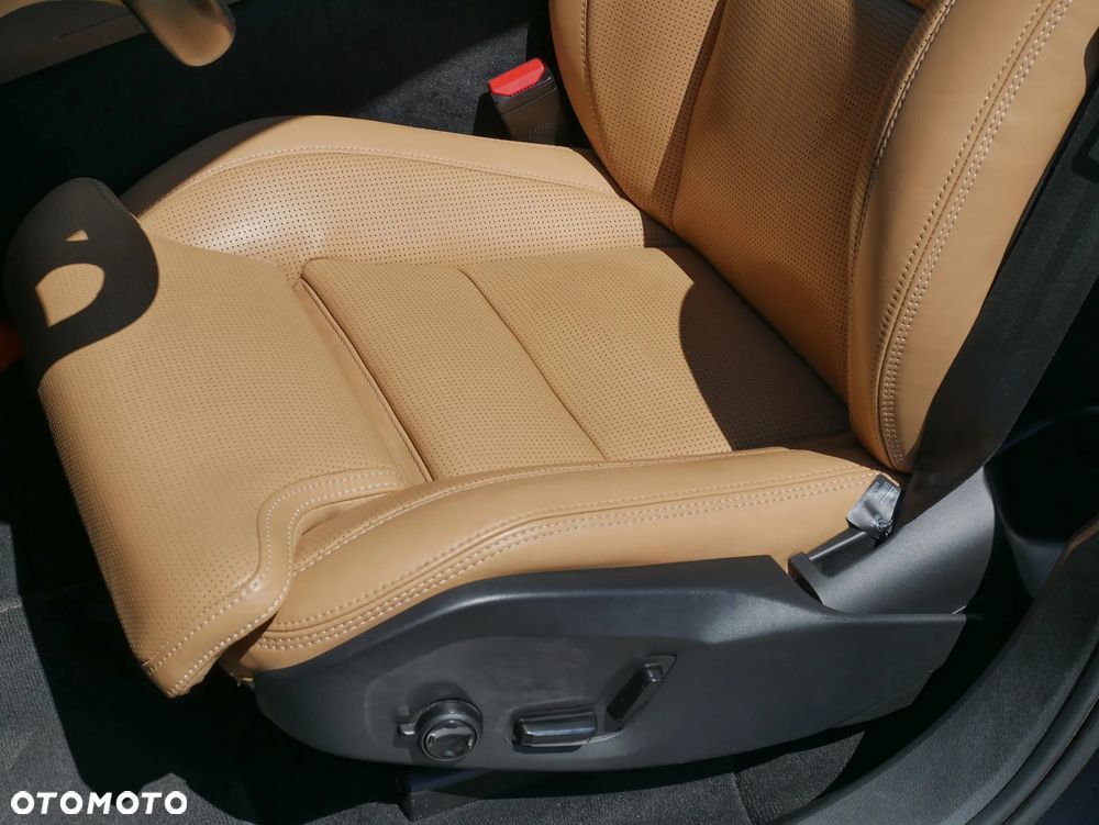 Volvo XC 60 B5 B AWD Geartronic Inscription - 28