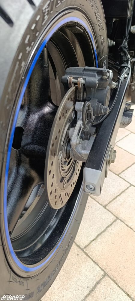 Suzuki GSX - 24