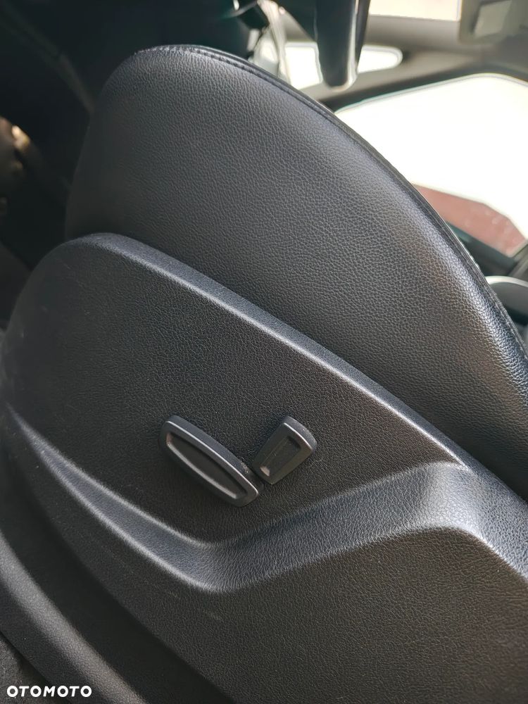 Ford S-Max 2.5 Titanium - 14