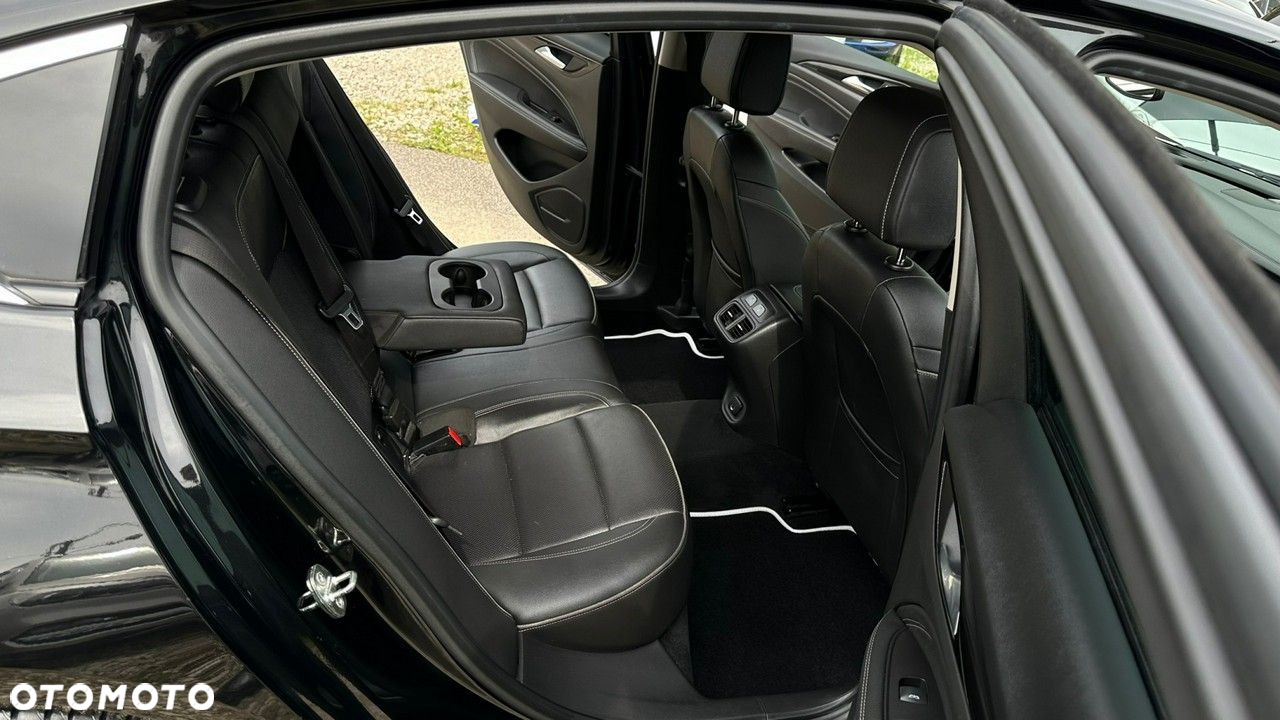 Opel Insignia - 16