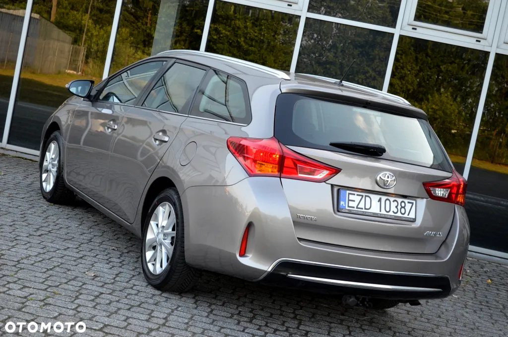 Toyota Auris 1.6 Dynamic - 19