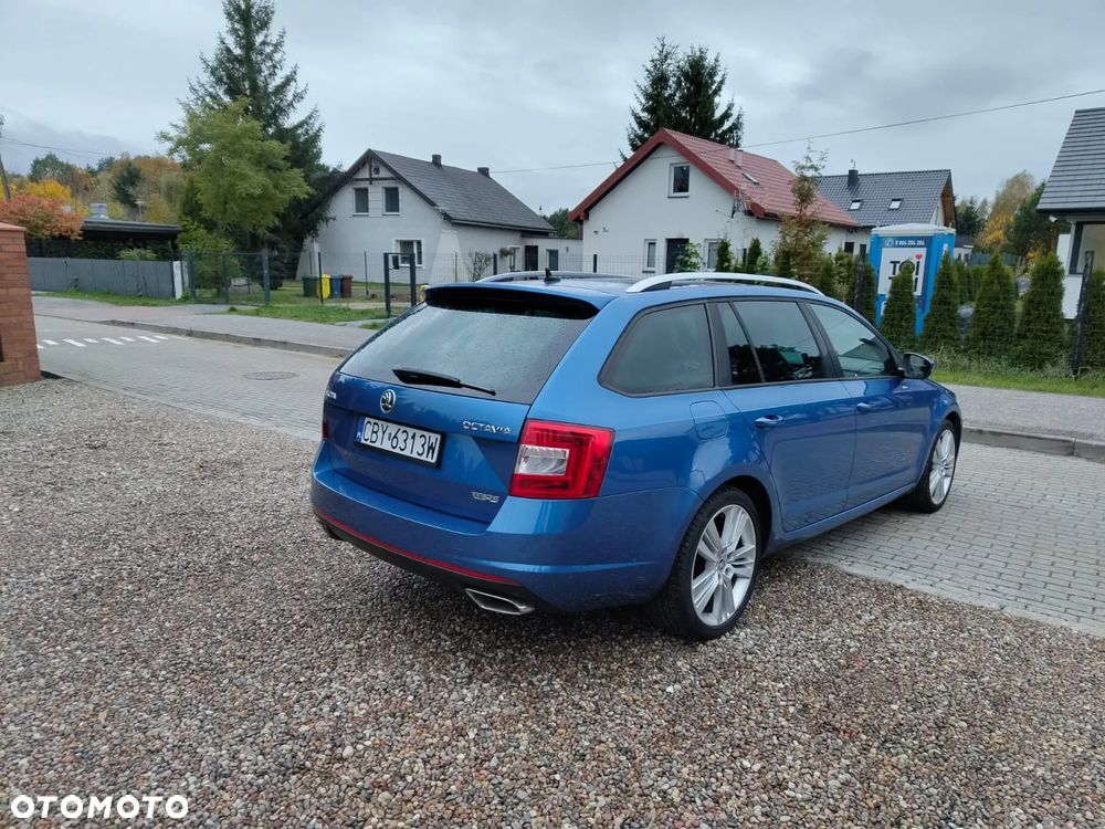 Skoda Octavia Combi 2.0 TDI RS - 24