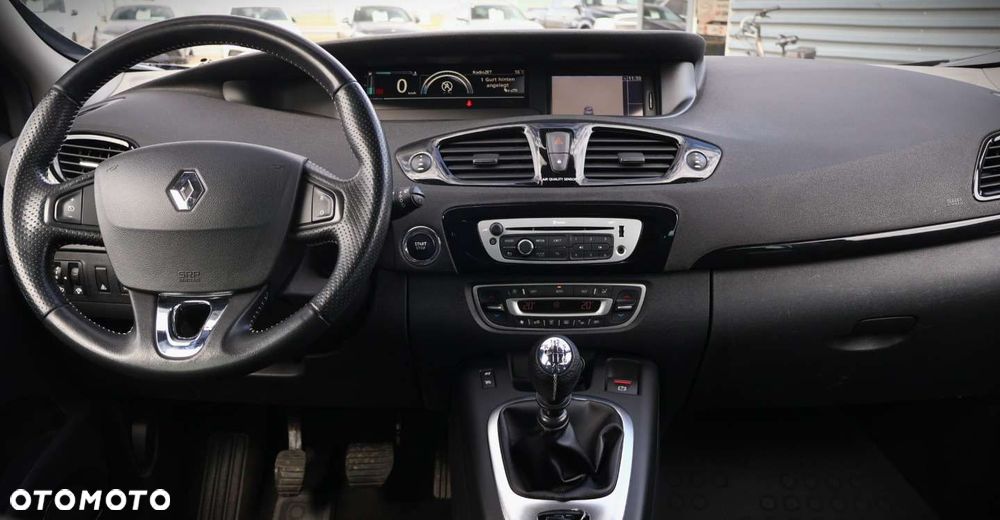 Renault Grand Scenic - 13