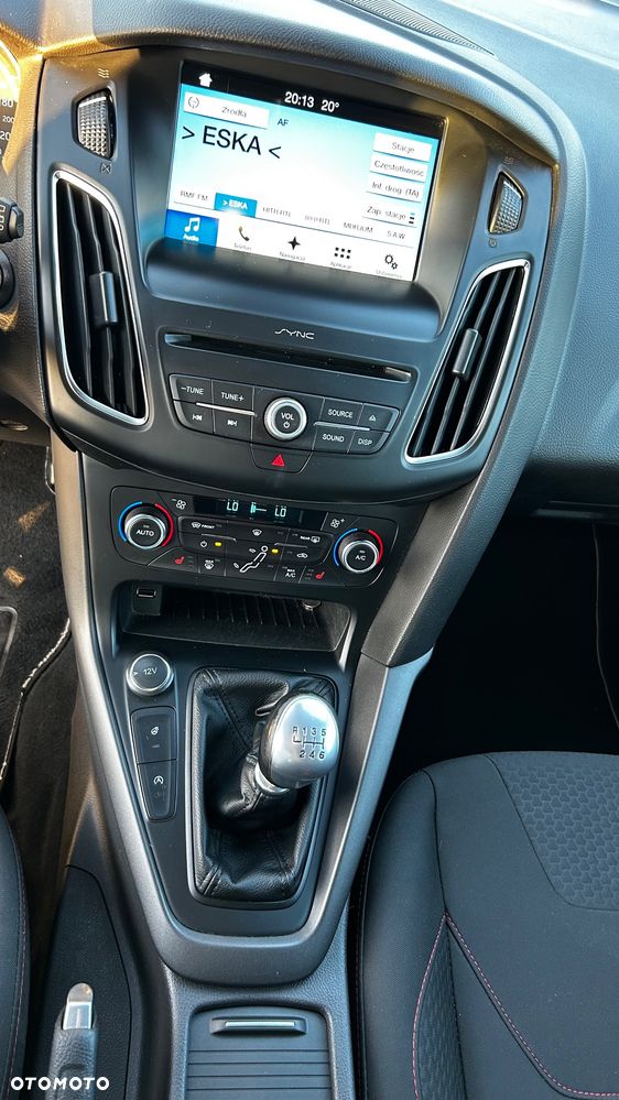 Ford Focus 1.5 EcoBoost ST-Line - 12