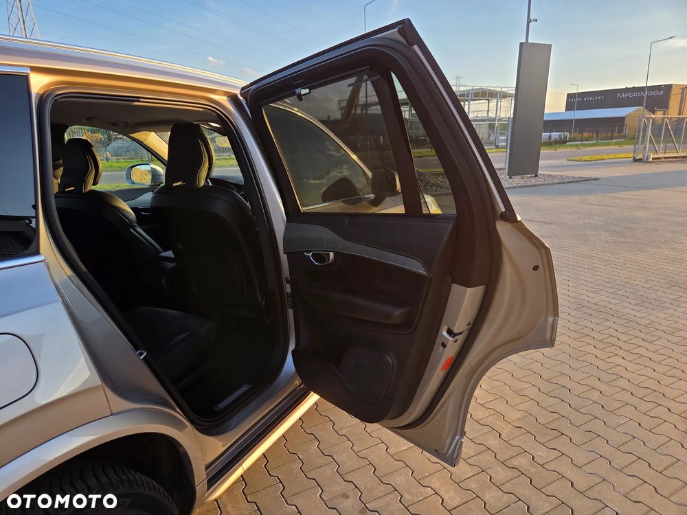 Volvo XC 90 B5 D AWD Plus Bright - 26