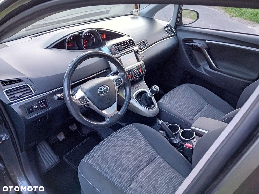 Toyota Verso - 5