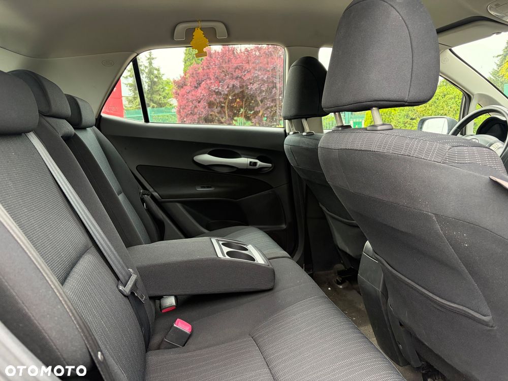 Toyota Auris 1.6 VVT-i Terra Start - 35