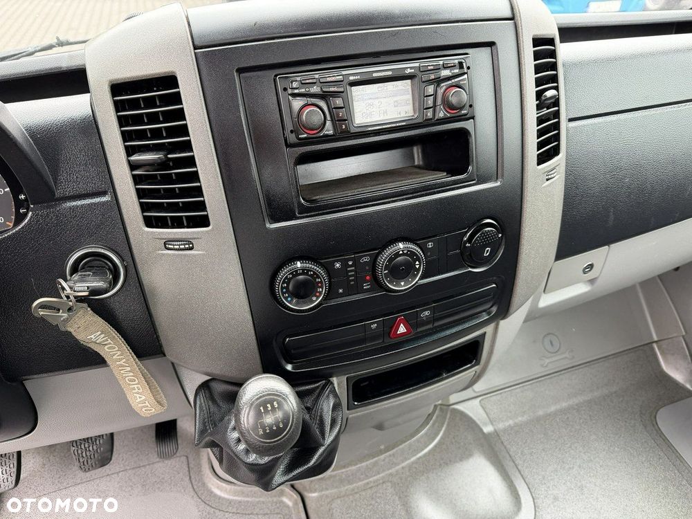 Mercedes-Benz Sprinter - 22