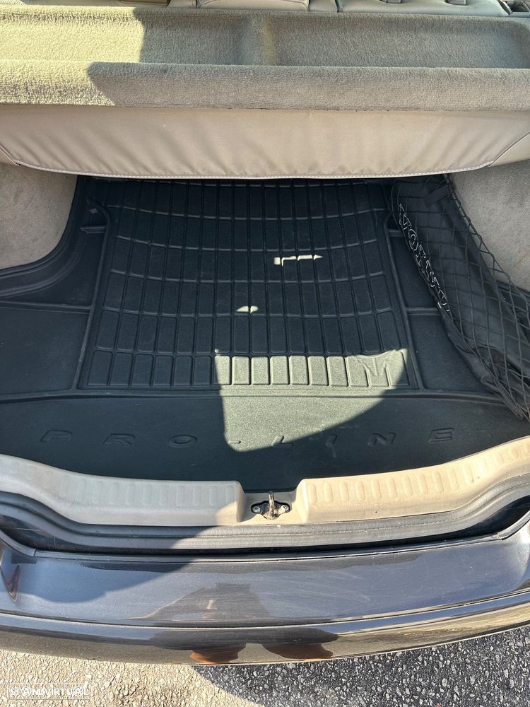 Volvo V40 Cross Country - 12