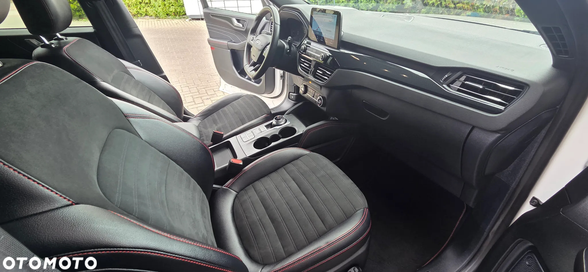 Ford Kuga 2.5P PHEV FWD ST-Line X - 38