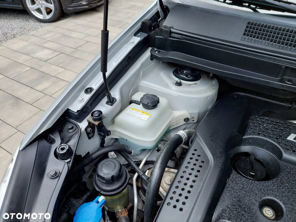 Kia Carens 2.0 CVVT EX - 32