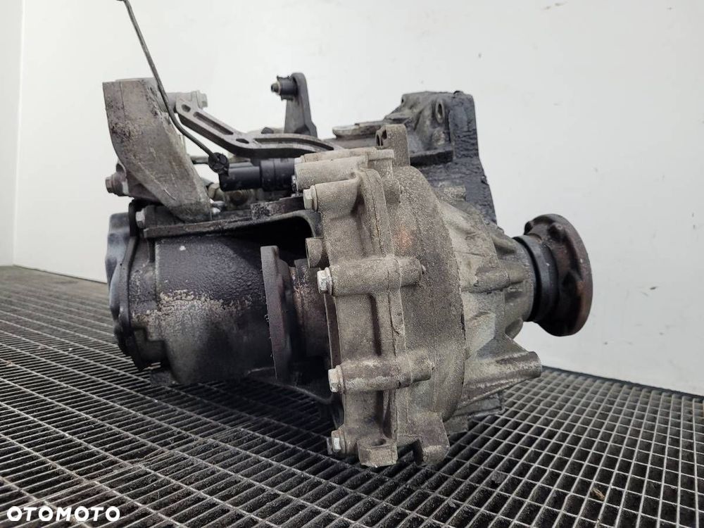SKRZYNIA BIEGÓW MANUALNA JCR VW GOLF V 1.9 TDI 105 - 7