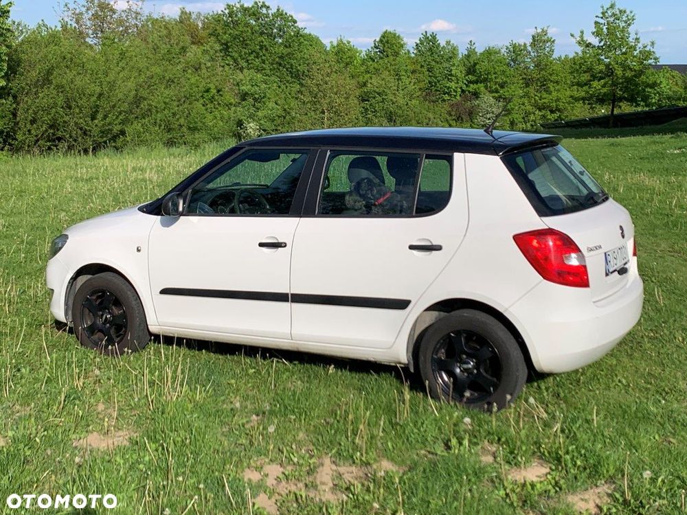 Skoda Fabia 1.2 HTP Cool Colour Edition - 8