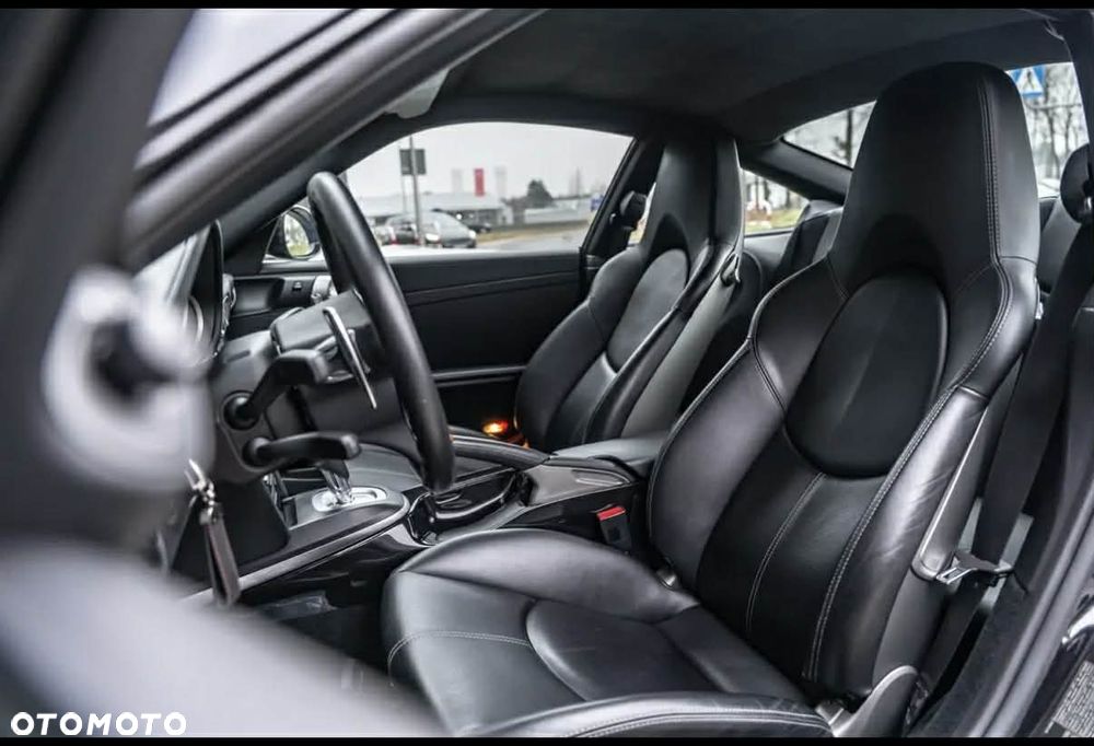 Porsche 911 Carrera PDK Black Edition - 11