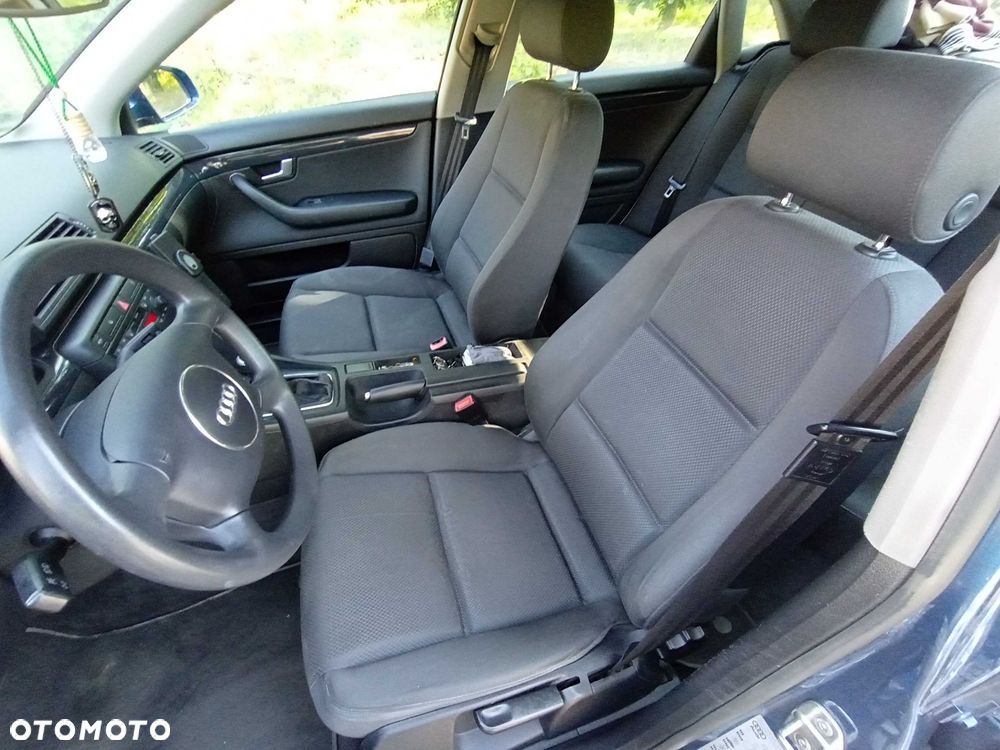 Audi A4 Limousine - 6