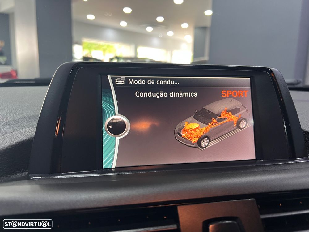 BMW 114 i Line Urban - 15