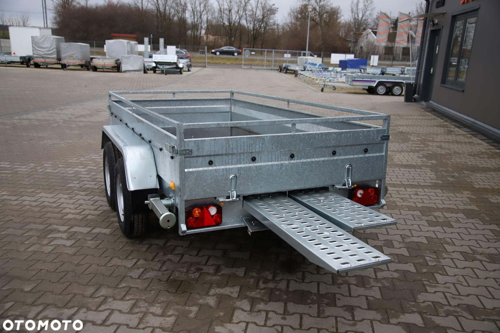 Niewiadów Majster z podjazdami 2700 kg - 2