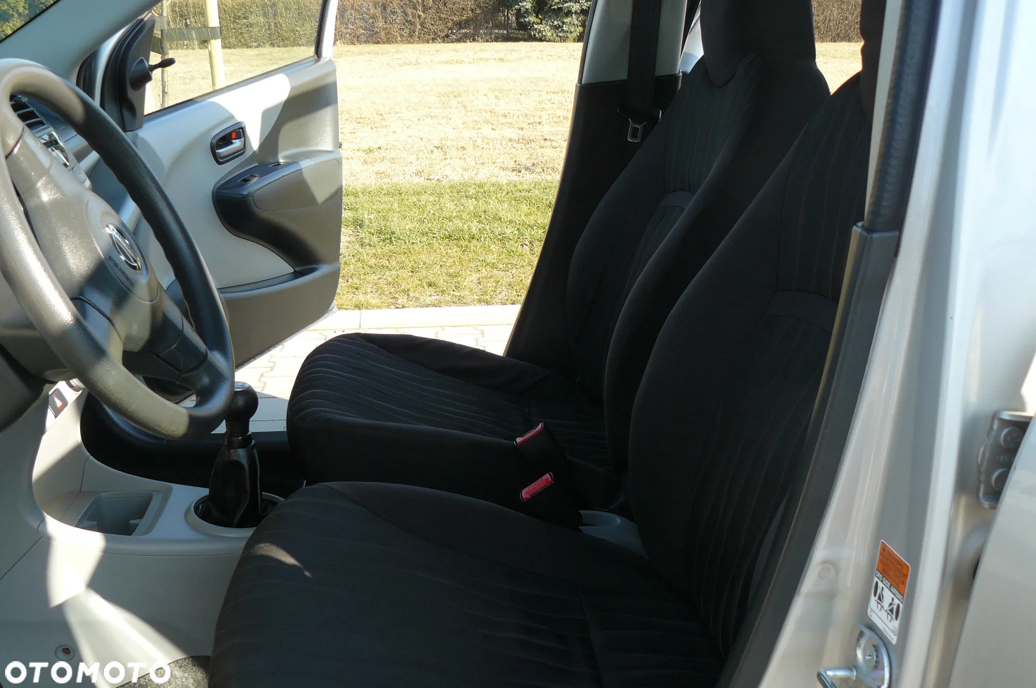 Nissan Pixo - 11