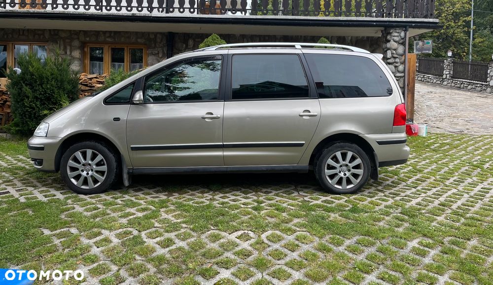 Volkswagen Sharan 1.9 TDI Highline 4Mot - 3
