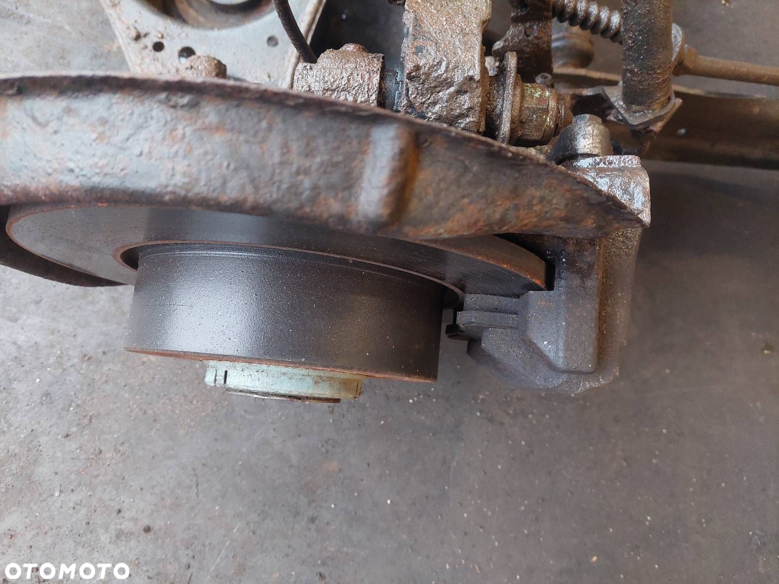 KOMPLETNE ZAWIESZENIE BELKA SANKI TYŁ WAHACZE ZACISKI SEAT LEON II - 3