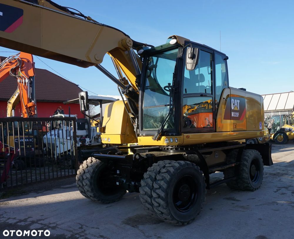 Caterpillar CAT M 320 F - 3
