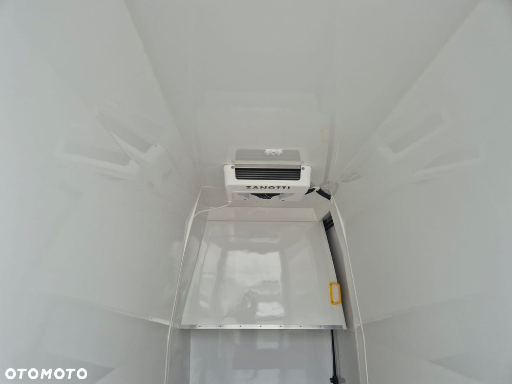 Iveco Daily 35S18HV chłodnia do -18 stopni! + łóżko - 11