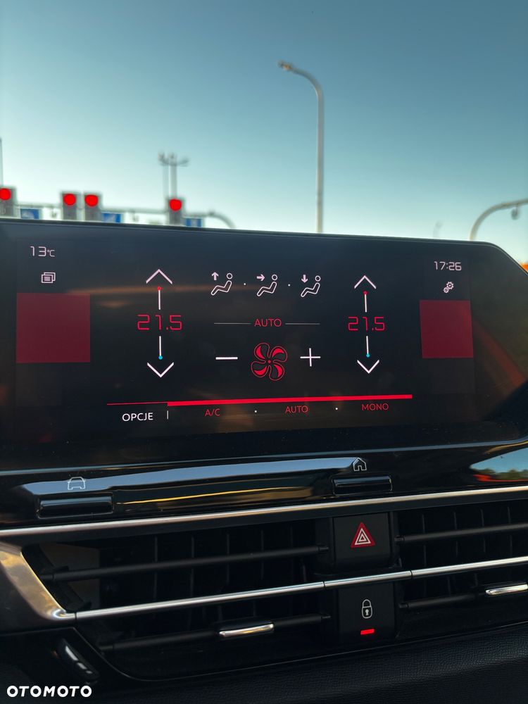 Citroën C4 PureTech 130 Stop&Start EAT8 SHINE - 29