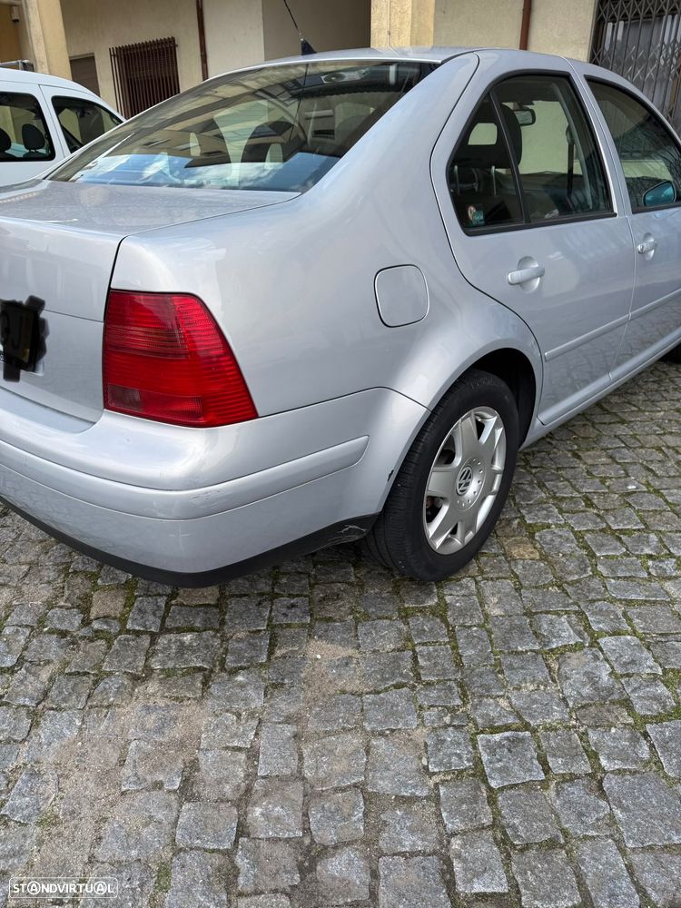 VW Bora 1.9 TDi Highline - 3