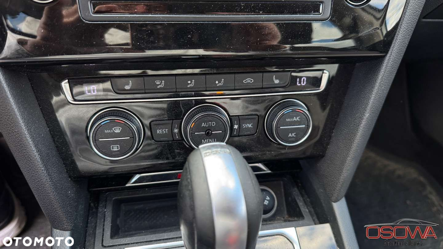 Volkswagen Passat - 21