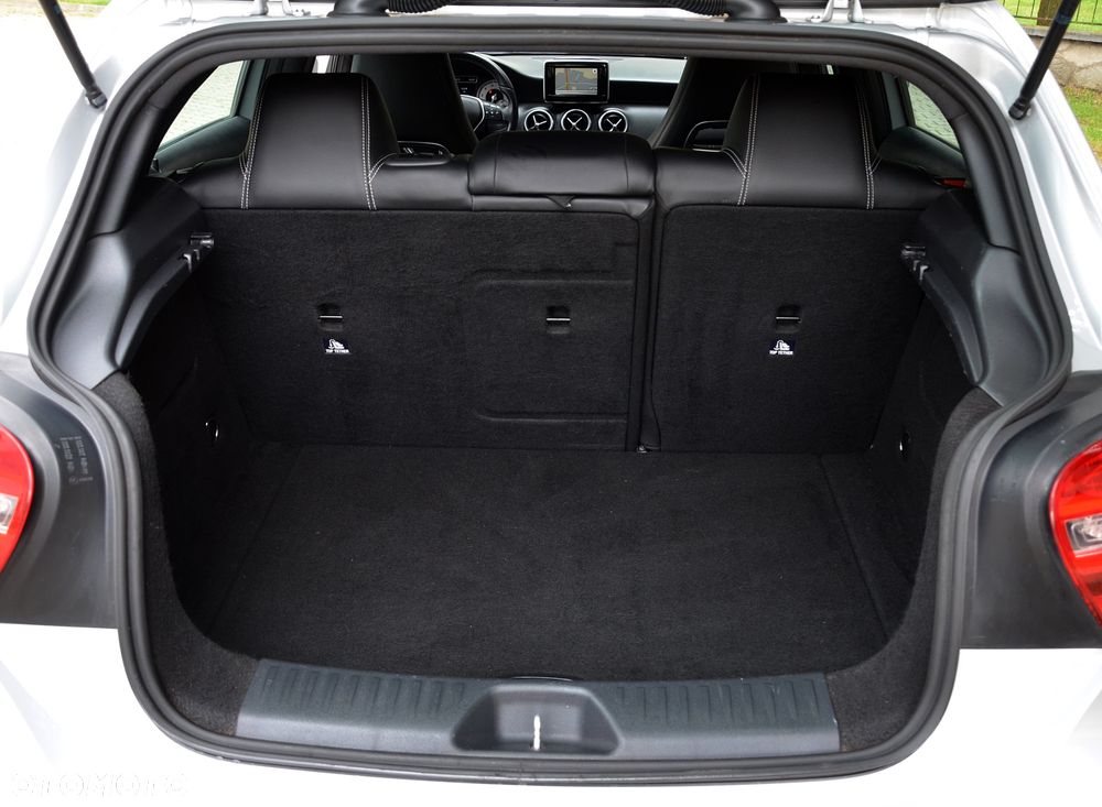 Mercedes-Benz Klasa A 180 (BlueEFFICIENCY) - 23