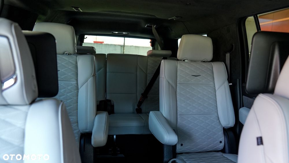 Cadillac Escalade - 15