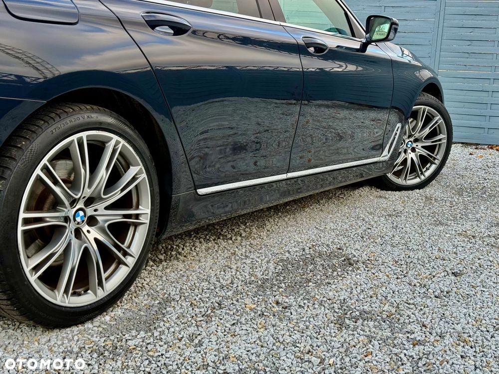 BMW Seria 7 740d xDrive - 34